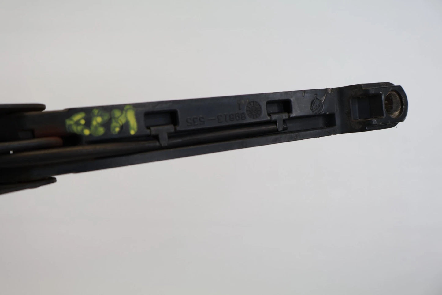 1998-2005 PONTIAC SUNFIRE FRONT WINDSHIELD WIPER ARM UNIT OEM FACTORY 89813-535