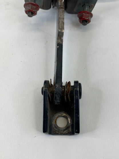 2000-2006 GMC YUKON / XL 1500 / 2500 FRONT LEFT DOOR CHECK STOP STOPPER DETENTE