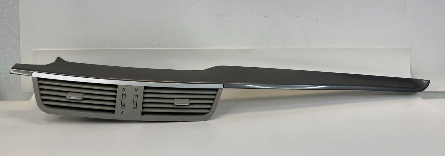 09-14 Volkswagen Routan Center Dash Air Vent Grille Trim Panel 1FB40TRMAA OEM