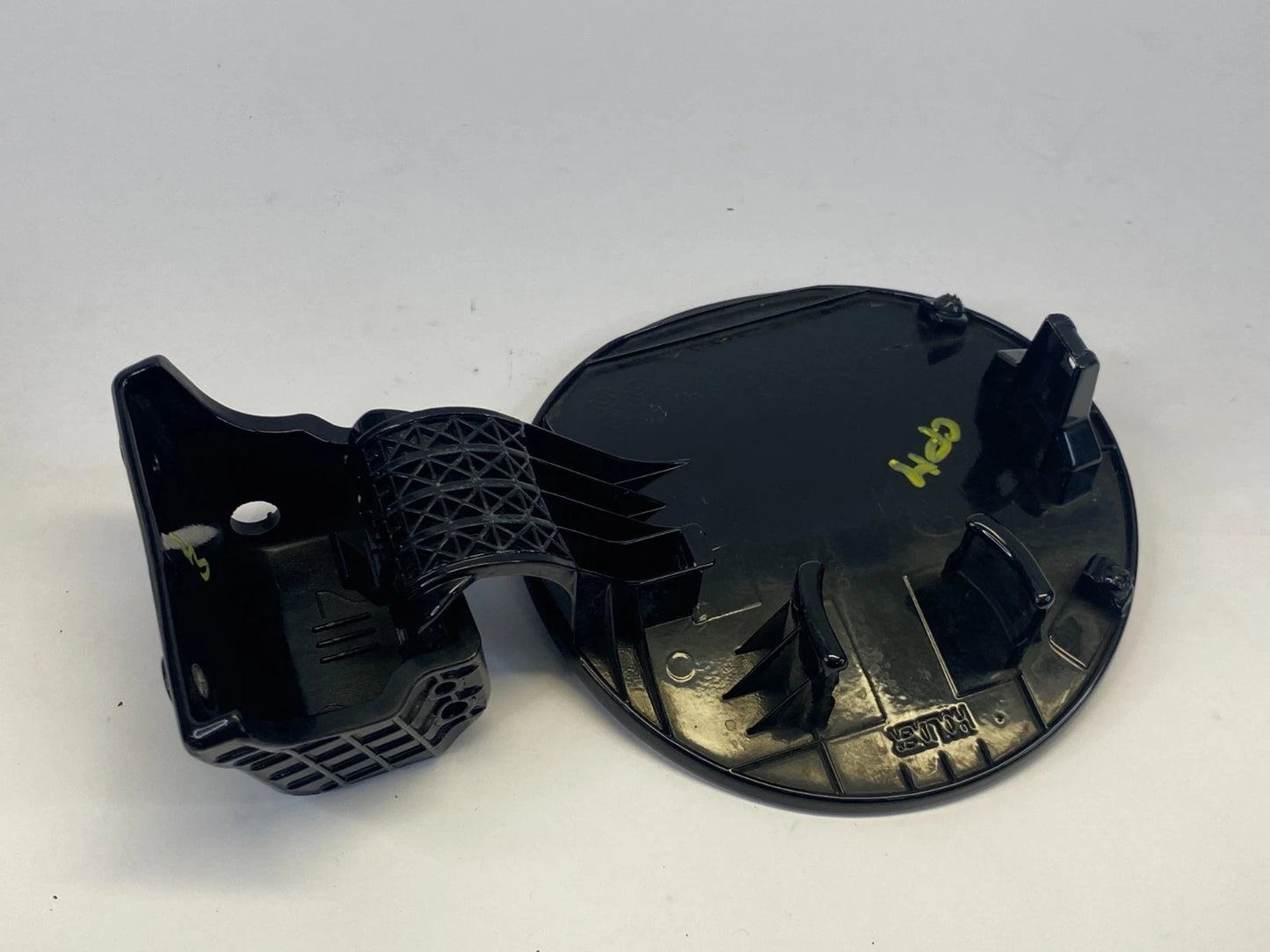 2011-2015 HYUNDAI ELANTRA SEDAN FUEL FILLER DOOR GAS LID COVER OEM