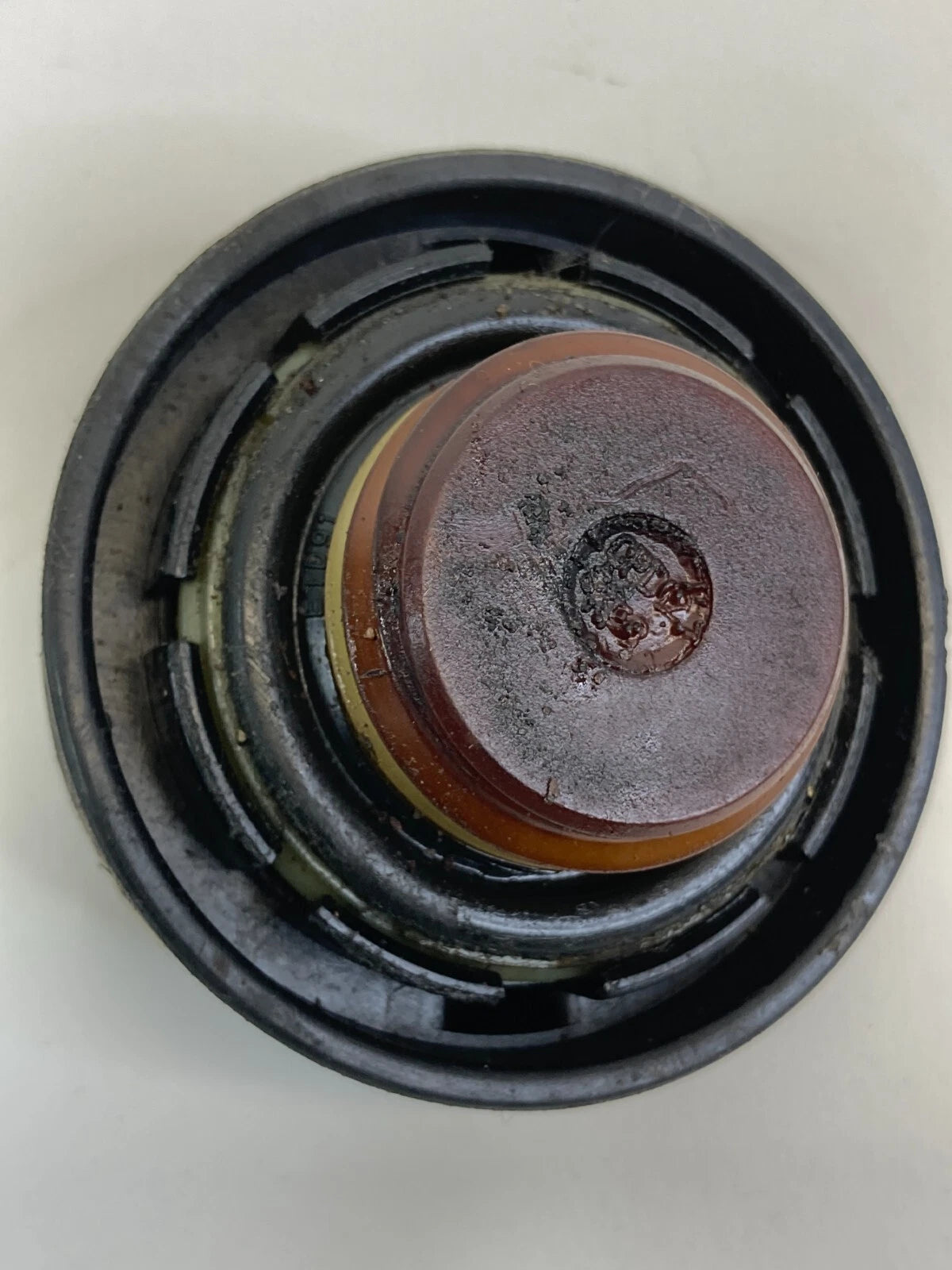 2010-2023 KIA FORTE 2.0L ENGINE OIL FILLER TANK CAP LID COVER SAE 5W-20 OEM