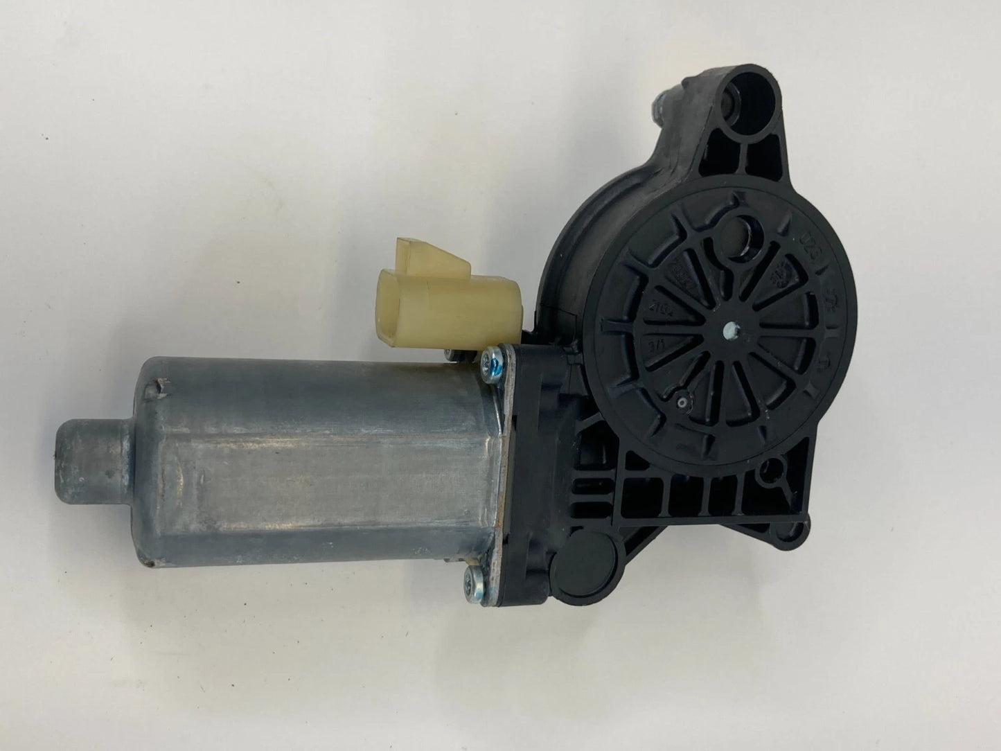 2002-2009 GMC ENVOY REAR LEFT BACK SIDE DOOR POWER WINDOW MOTOR 6004PA1046 OEM