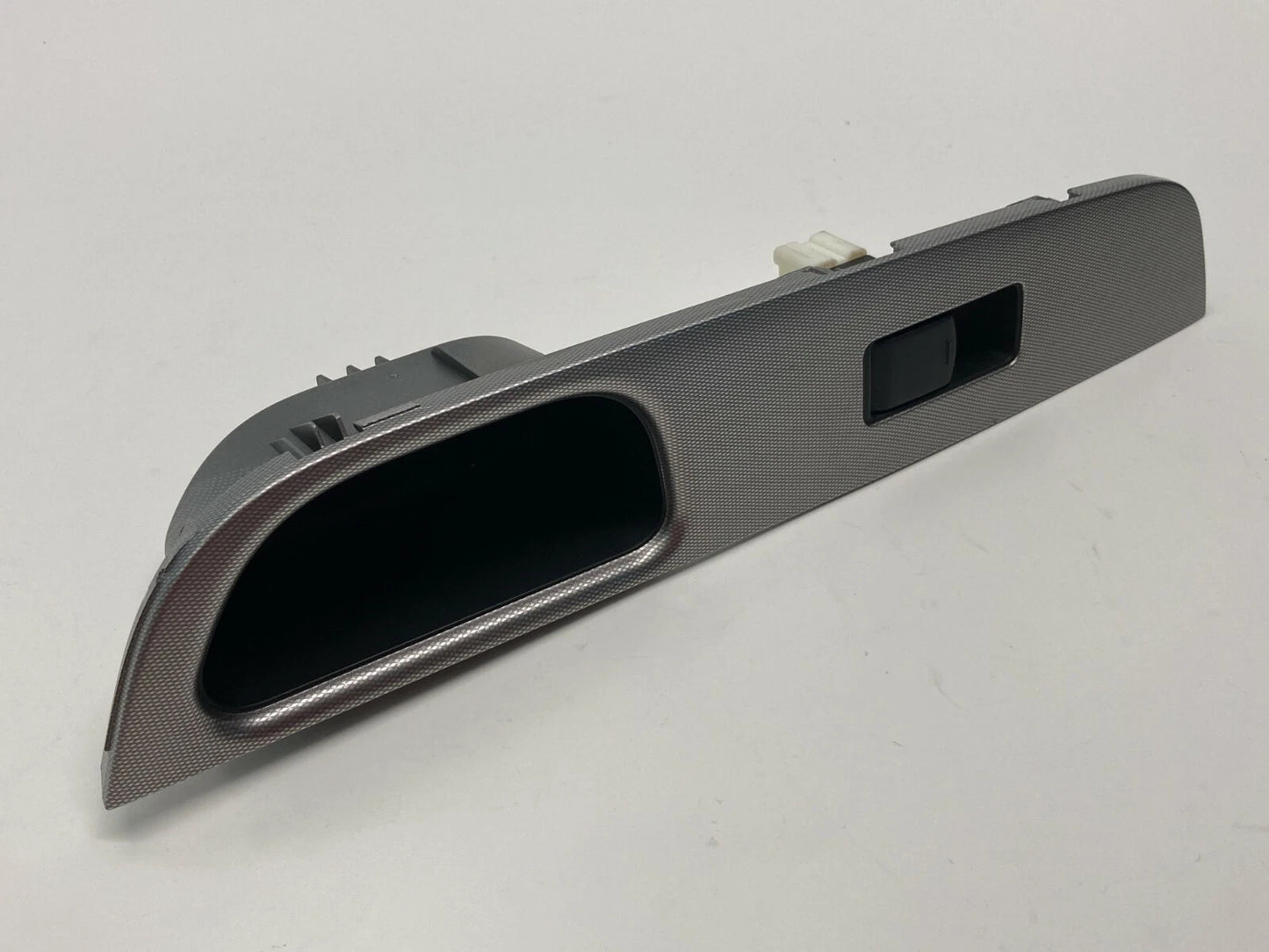 2007-2009 NISSAN VERSA REAR RIGHT PASSENGER SIDE WINDOW SWITCH BEZEL 82961EM31A