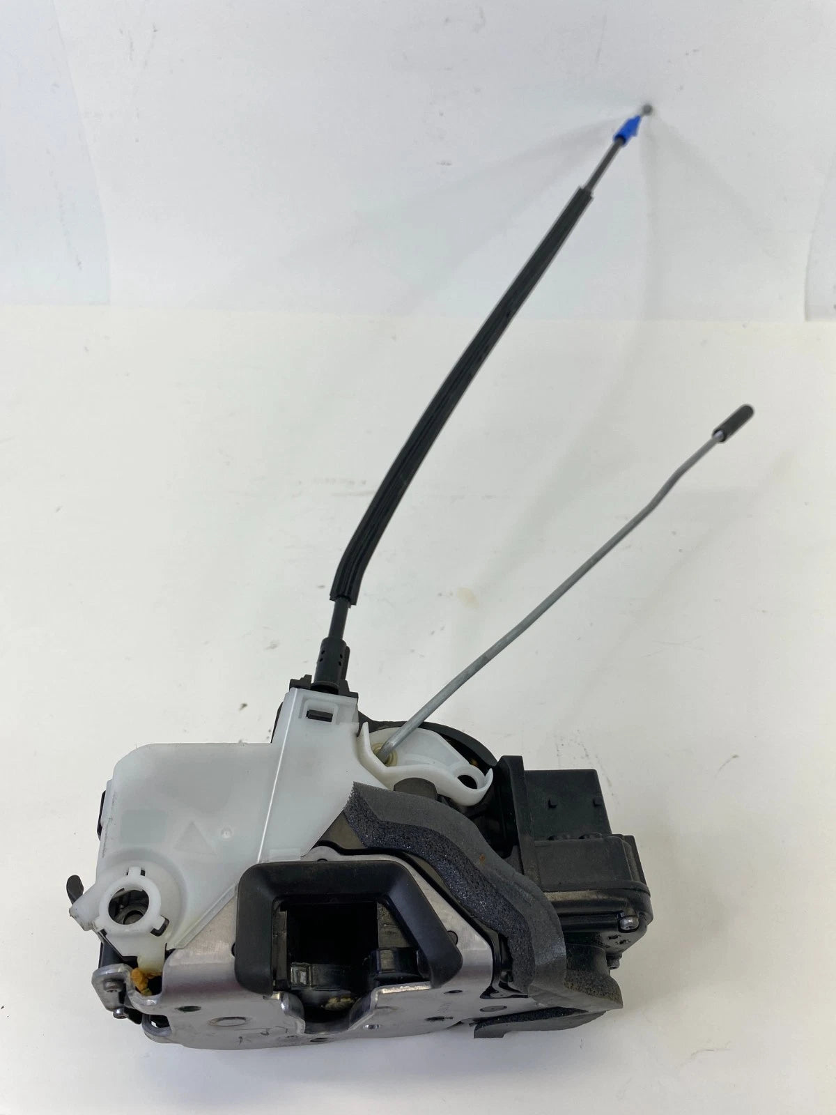 2011-2016 CHEVROLET CRUZE FRONT RIGHT PASSENGER DOOR LOCK LATCH 13579523