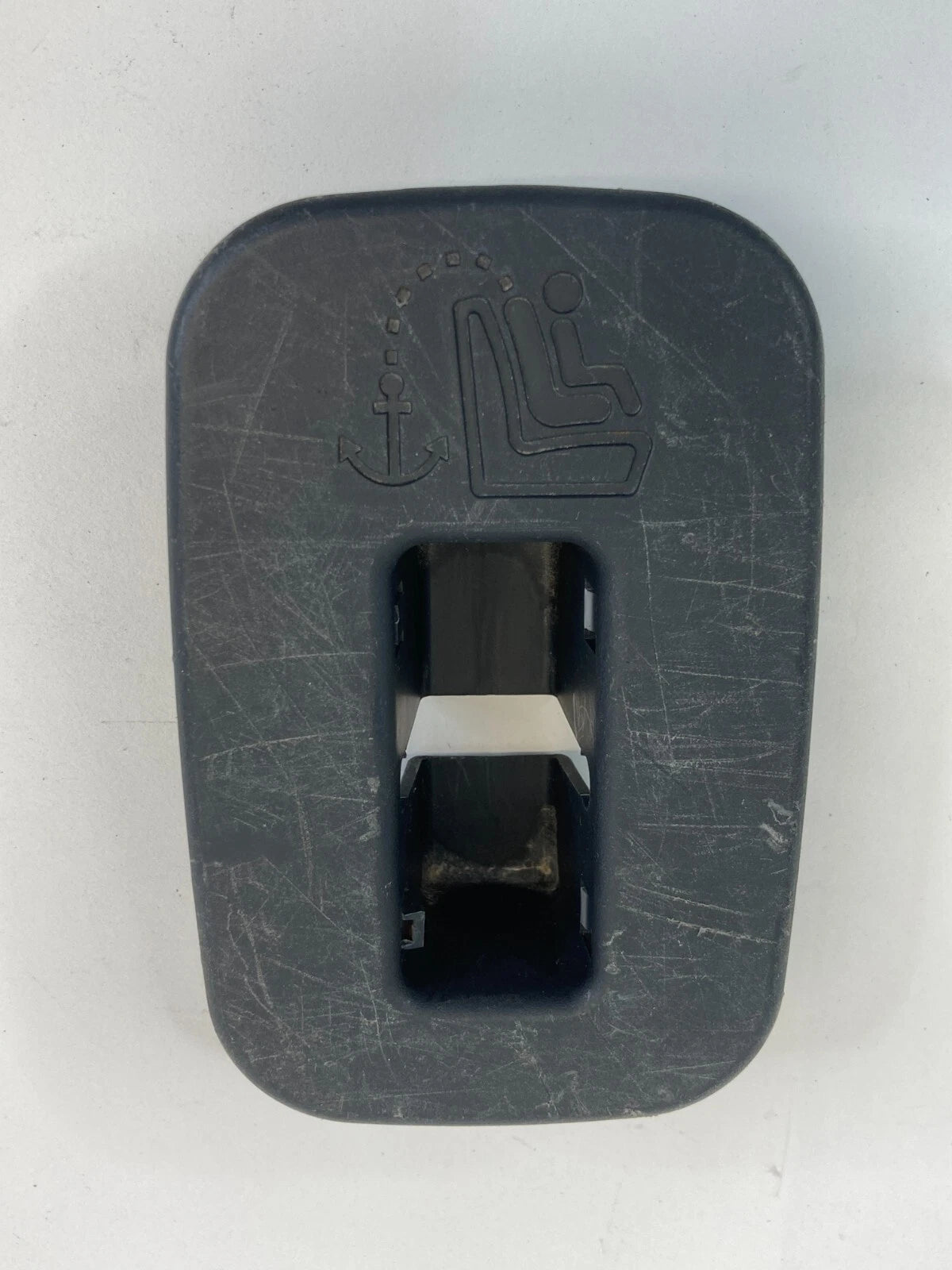 2010 2011 KIA SOUL REAR DECK CHILD SEAT ANCHOR CAP LID TRIM BEZEL 89391-2K020