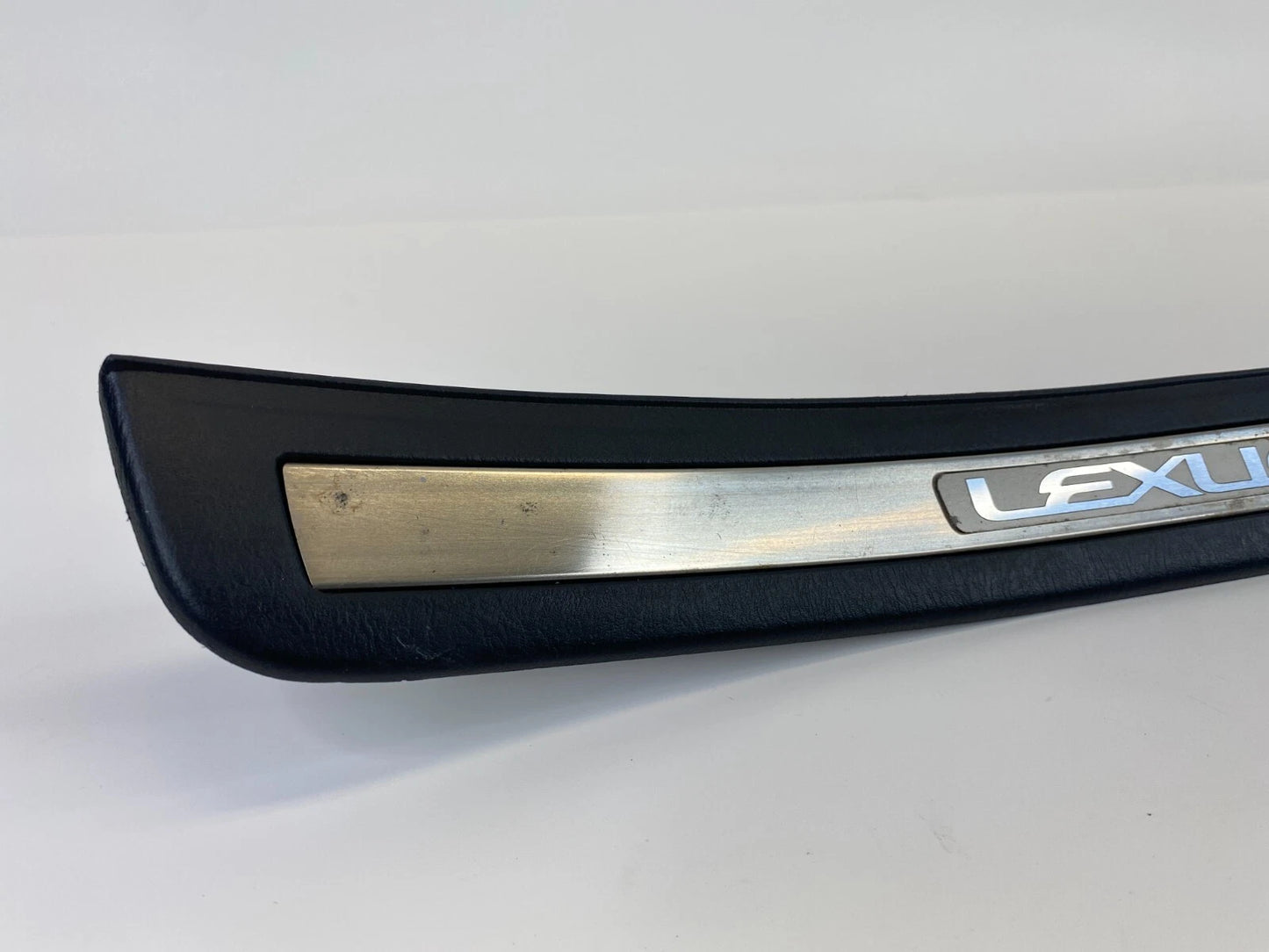 98-05 LEXUS GS300 REAR RIGHT SIDE DOOR SILL SCUFF STRIP PLATE 67915-30090 OEM