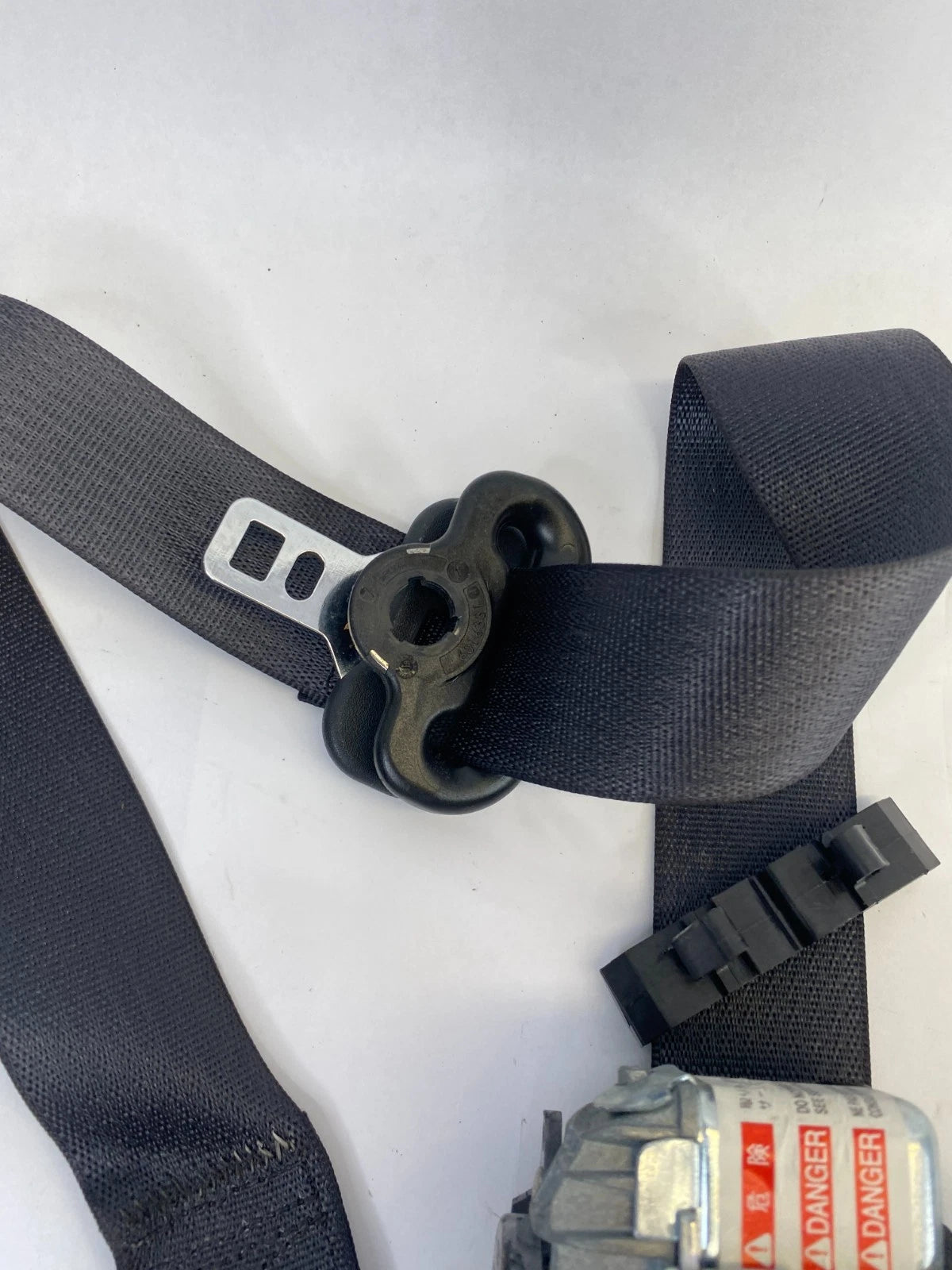 2009 2010 DODGE JOURNEY FRONT PASSENGER RIGHT SEAT BELT RETRACTOR 1AN02XDVAF OEM