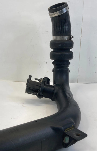 2015-2018 FORD EDGE 2.0L L4 INTERCOOLER AIR CONNECTING HOSE PIPE OUTLET TUBE OEM
