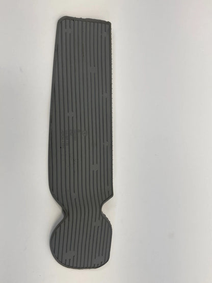 05-07 VOLKSWAGEN JETTA FRONT LEFT DOOR PANEL INSERT MAT RUBBER 1K4-868-133 OEM