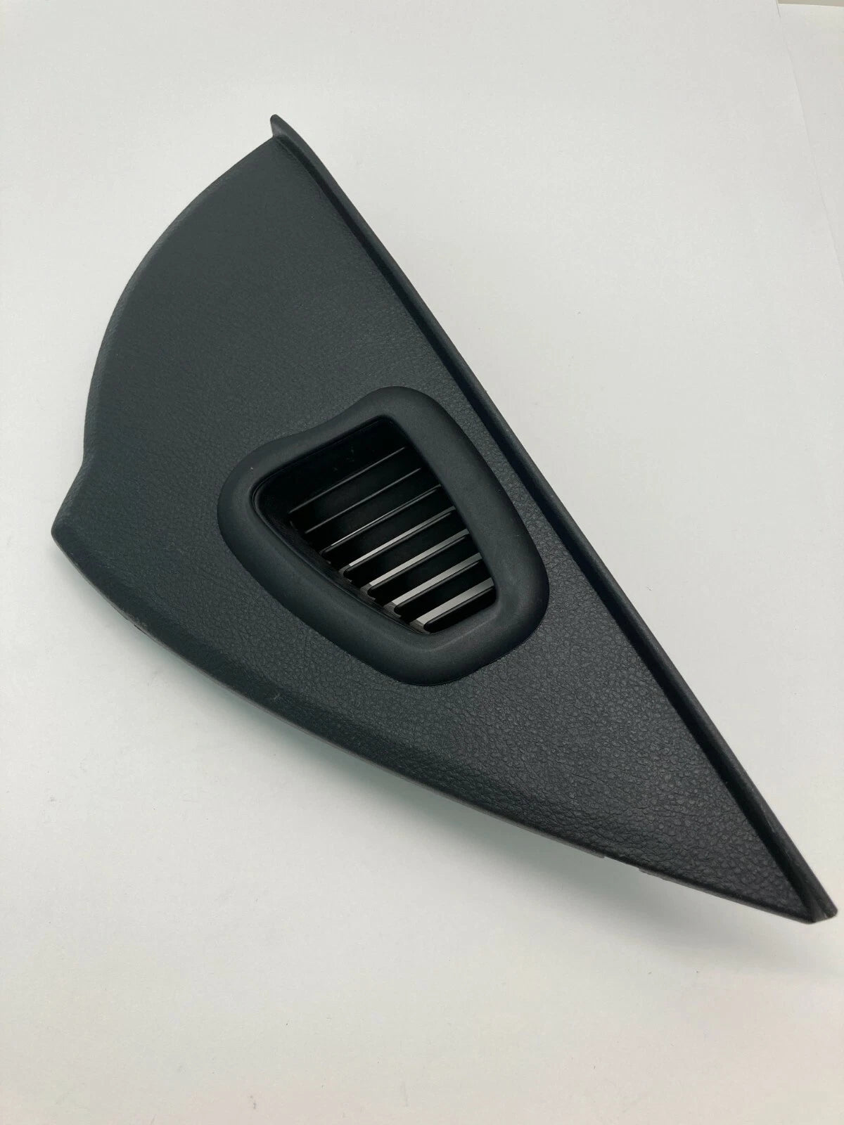 07-12 HYUNDAI VERACRUZ DASH RIGHT SIDE AC AIR VENT END CAP COVER TRIM 3J84768000