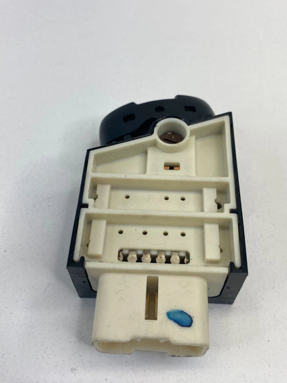 2004-2010 TOYOTA SIENNA INTERIOR DOME LIGHT DOOR LAMP CONTROL SWITCH BUTTON OEM