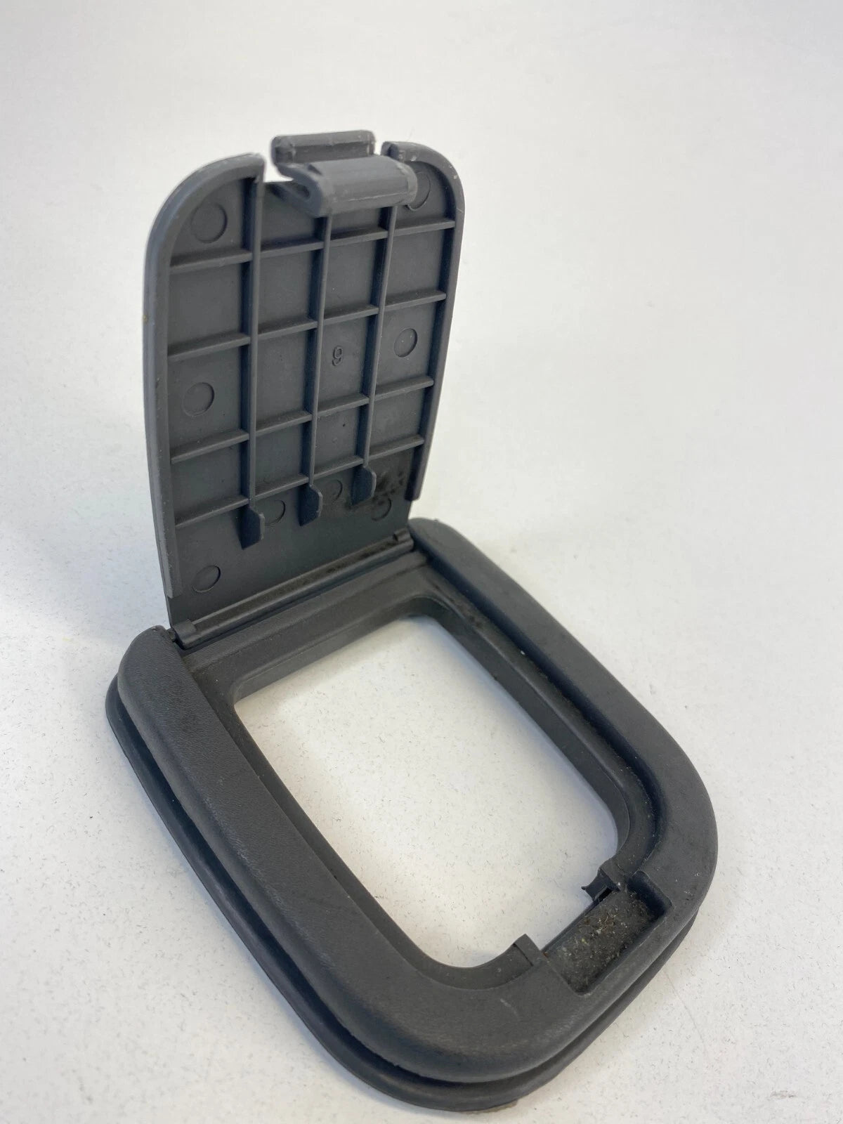 2006-2011 KIA RIO5 REAR SEAT CHILD ANCHOR CAP LID COVER TRIM BEZEL OEM