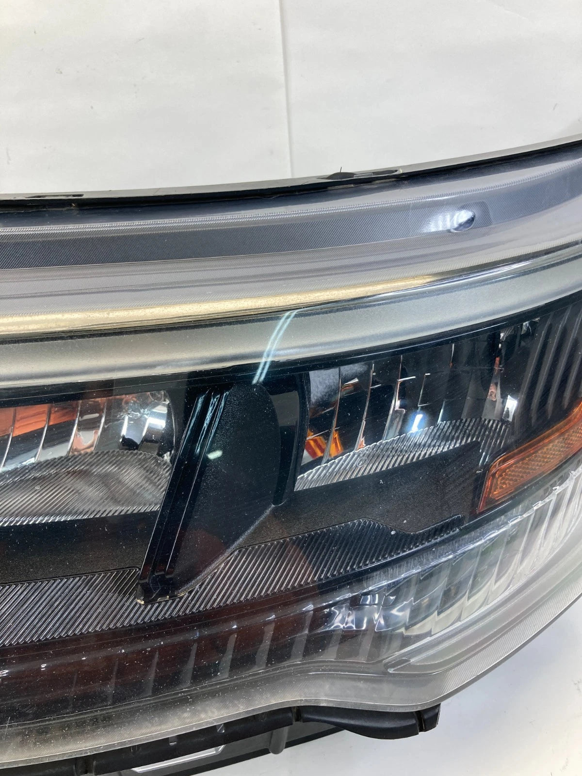 16-19 FORD EXPLORER INTERCEPTOR UTILITY FRONT LEFT HEADLIGHT LAMP LED JB53-13005