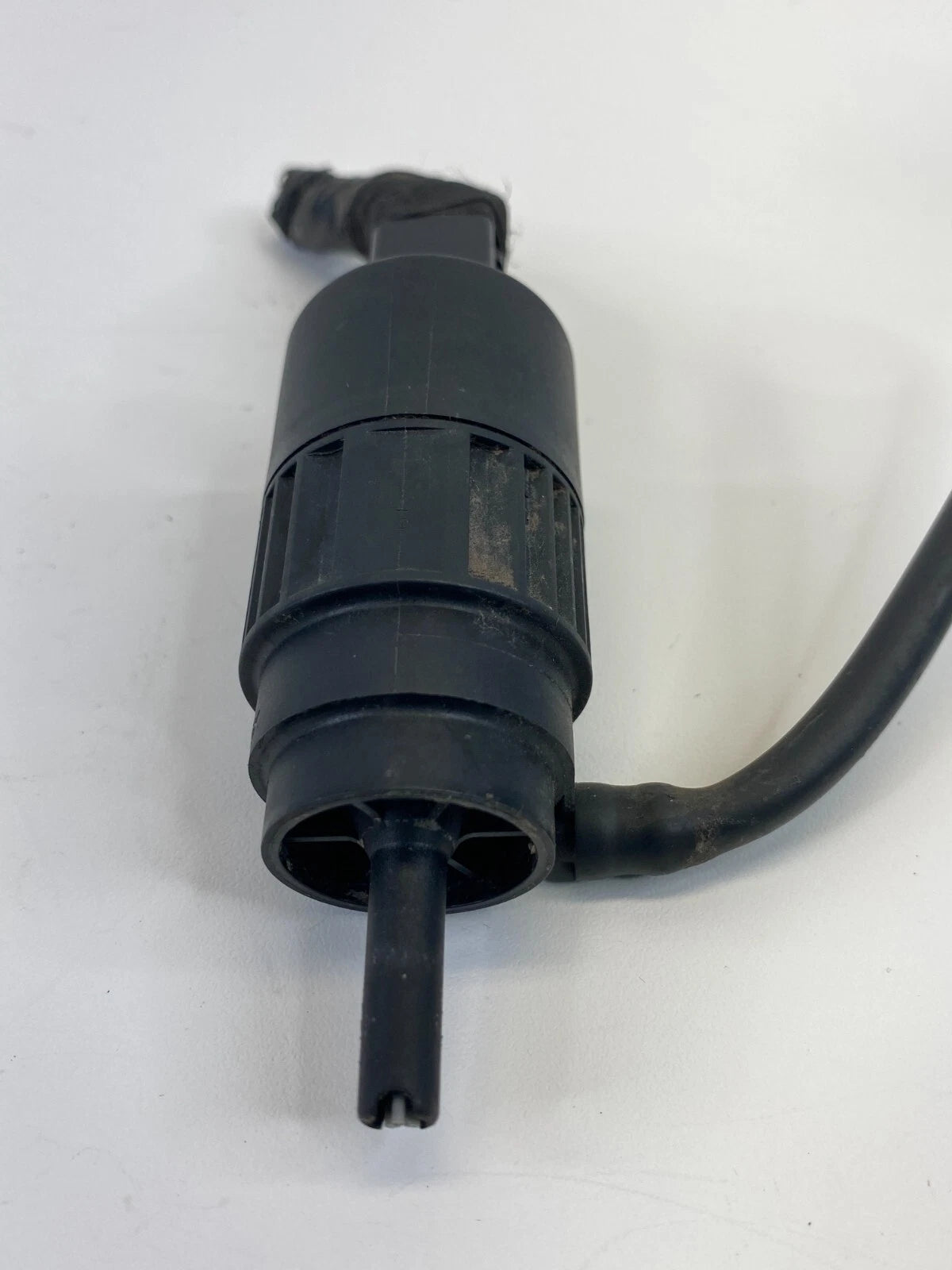 2012-2015 CHEVROLET CAPTIVA SPORT WINDSHIELD WASHER RESERVOIR PUMP MOTOR OEM