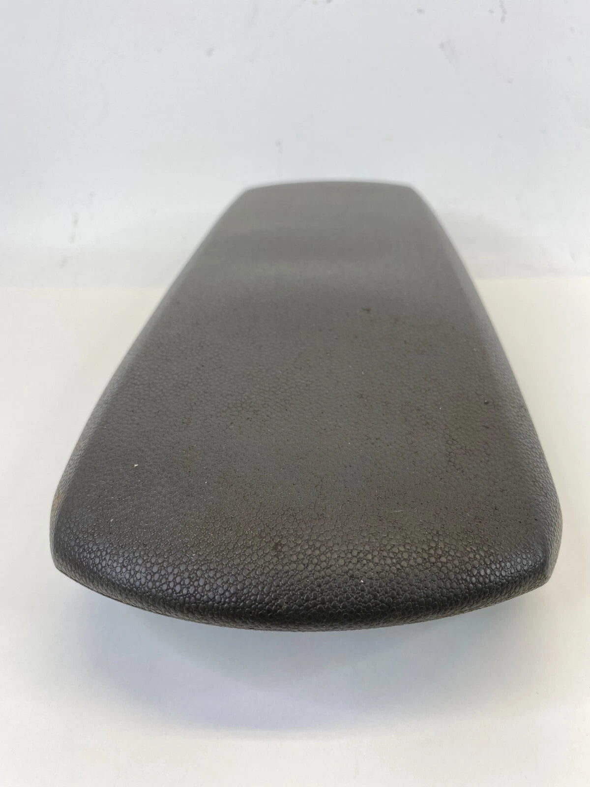 2008-2011 FORD FOCUS CENTER CONSOLE ARMREST ARM REST LID COVER COMPARTMENT OEM