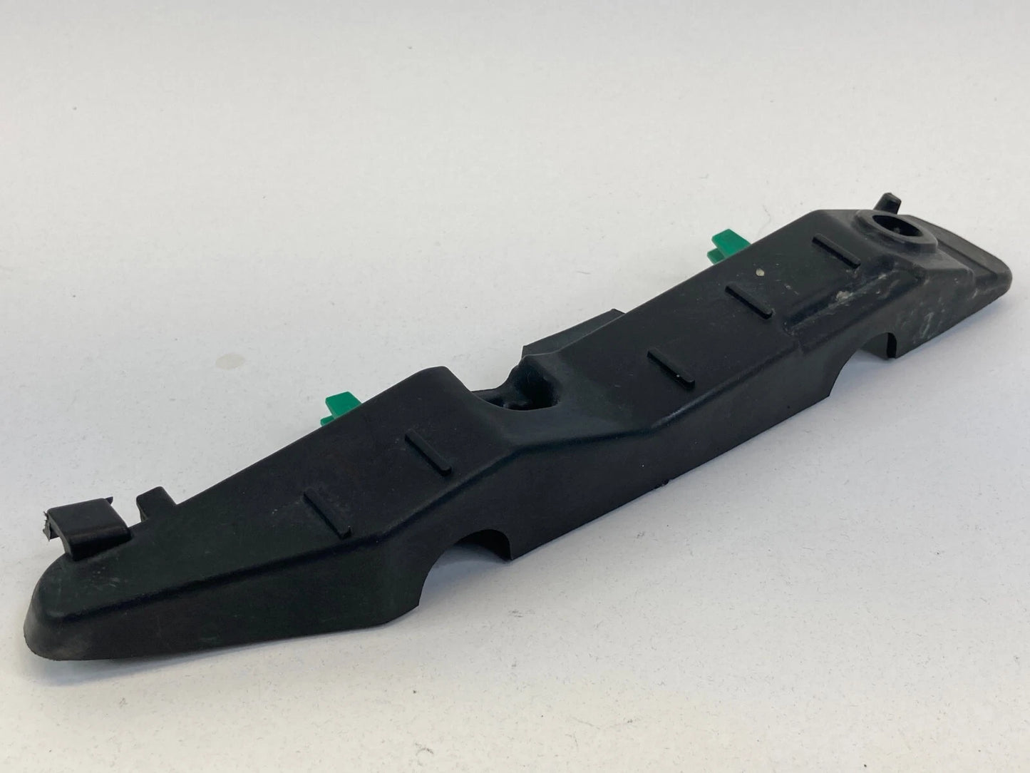 2015 -2017 HYUNDAI SONATA FRONT LEFT DRIVER BUMPER BRACKET MOUNT RETAINER OEM