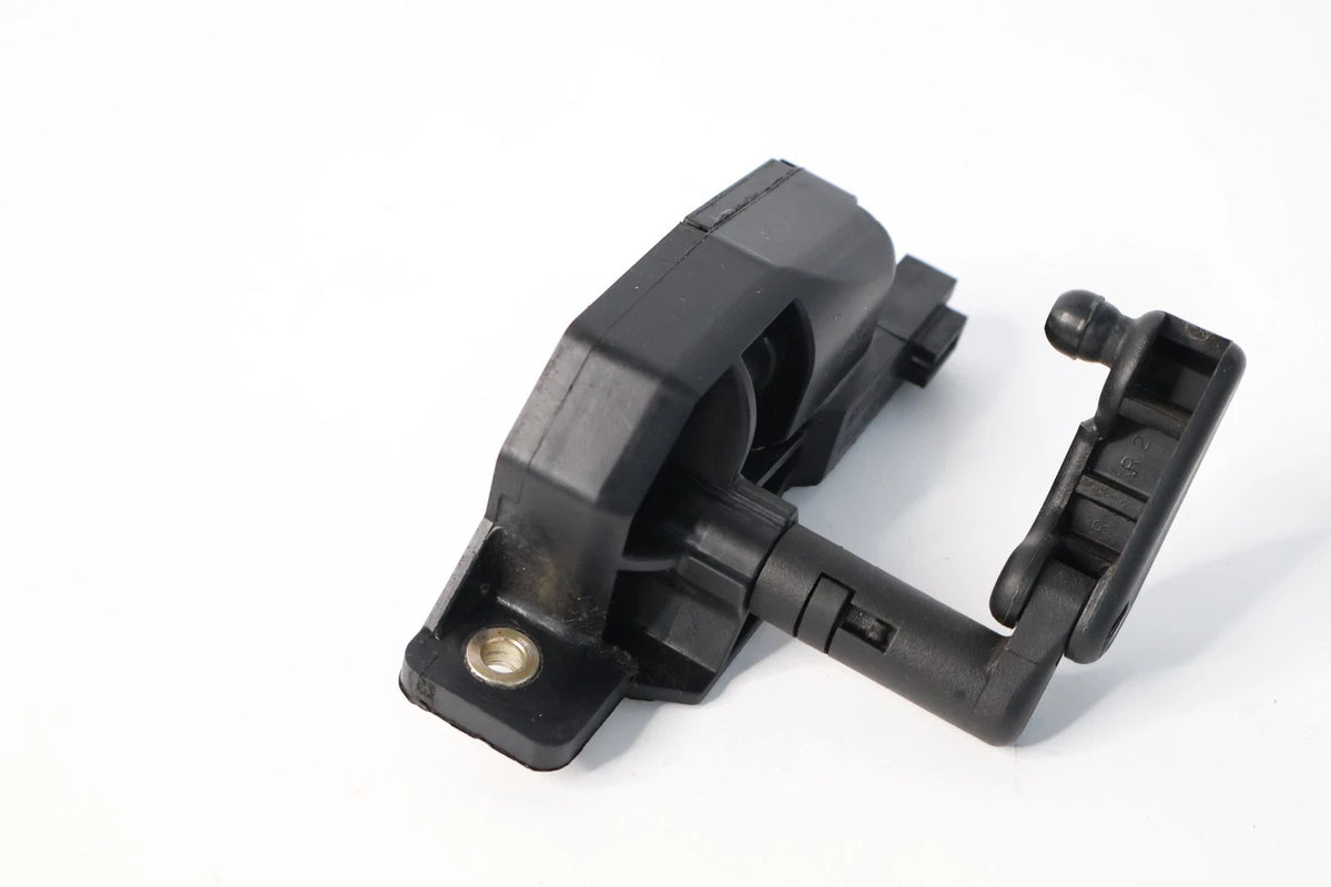 2011-2020 TOYOTA SIENNA RIGHT QUARTER POWER WINDOW MOTOR HANDLE 85770-AE013 OEM