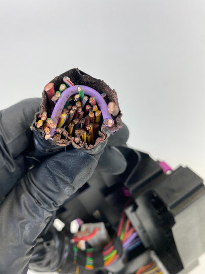 2009-2012 Audi A4 Quattro 2.0L MT Interior Fuse Box FuseBox Relay Module OEM