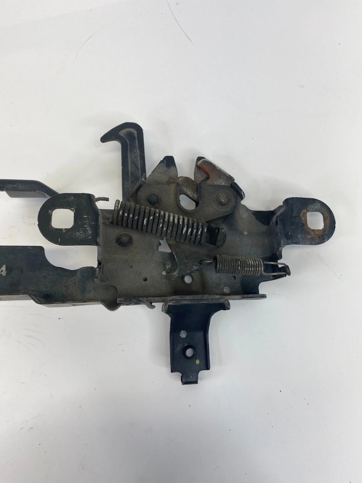 04 05 06 07 08 09 10 11 12 CHEVROLET COLORADO 3.5L HOOD LOCK LATCH ASSEMBLY OEM