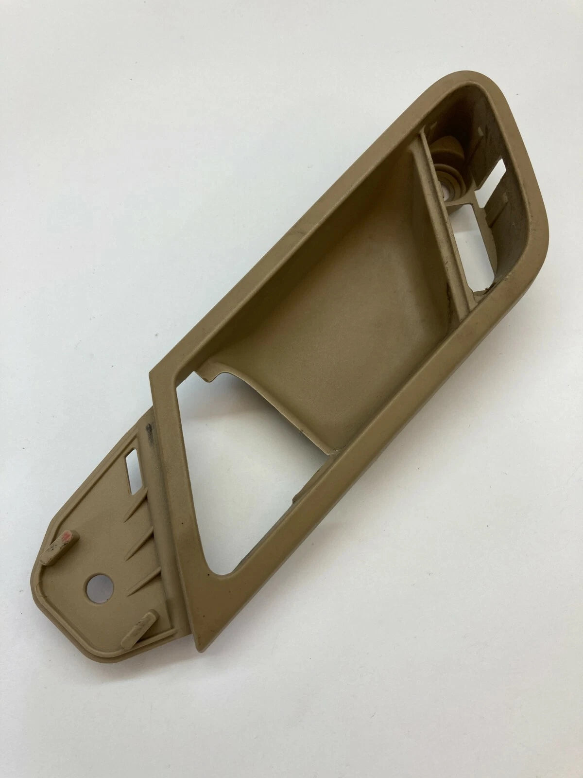 06-10 MERCEDES-BENZ R350 R 350 FRONT LEFT DRIVER SIDE INNER DOOR HANDLE BEZEL