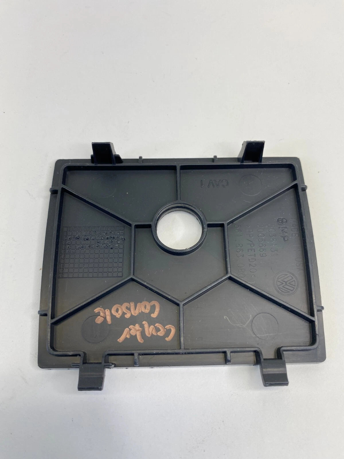 2012-2019 VOLKSWAGEN PASSAT REAR CENTER CONBSOLE TRIMN BRACKET COVER 561863080