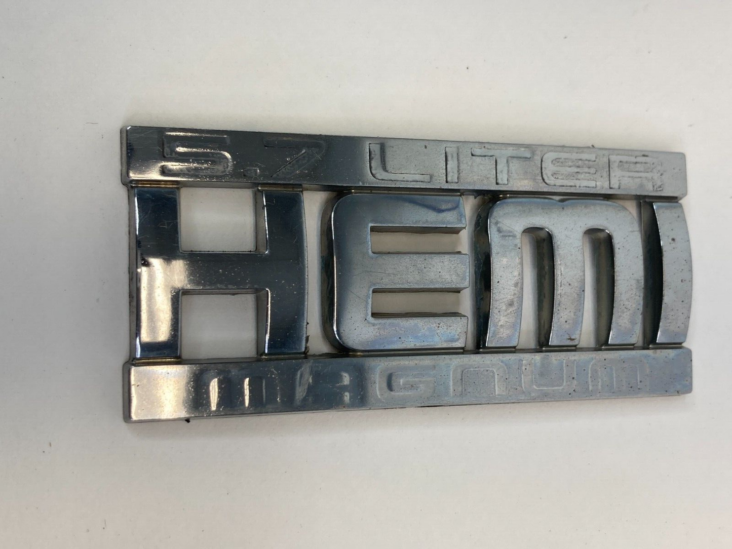 03-05 Dodge RAM 2500 5.7L Hemi Mangum Left Or Right Emblem Nameplate 55077661AA