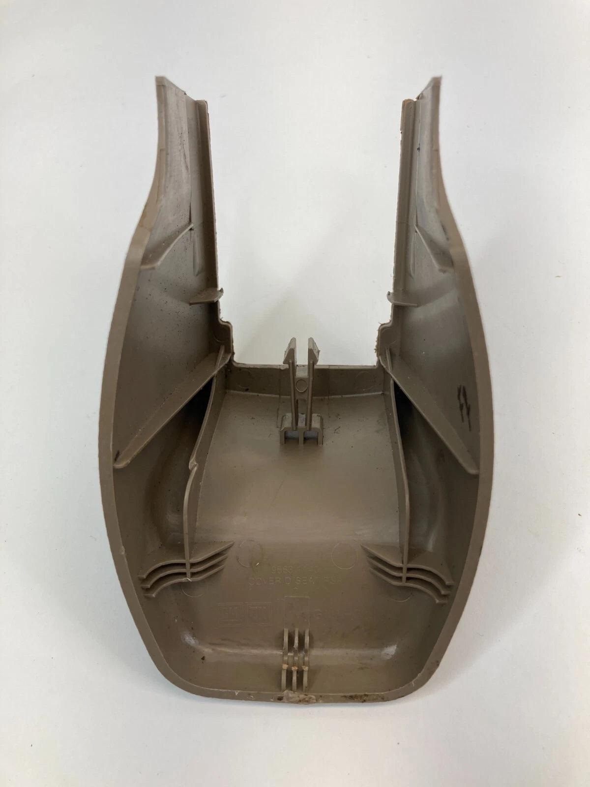 2008-2010 SATURN VUE 4-DR FRONT RIGHT SEAT TRACK END COVER TRIM CAP 96631140 OEM
