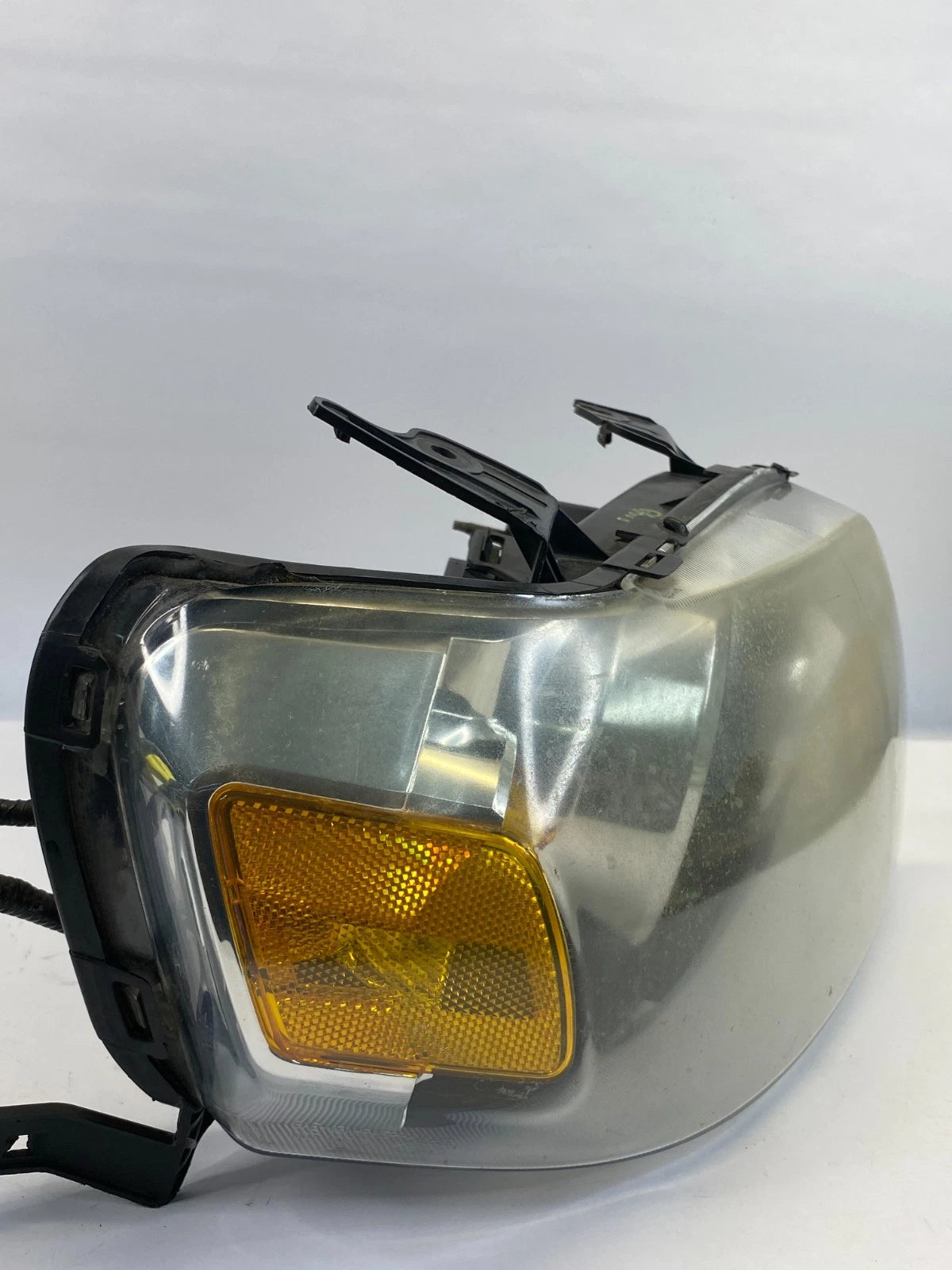 2005-2007 FORD ESCAPE FRONT RIGHT HEADLIGHT HEADLAMP 5L8X-13C199-AF OEM FACTORY