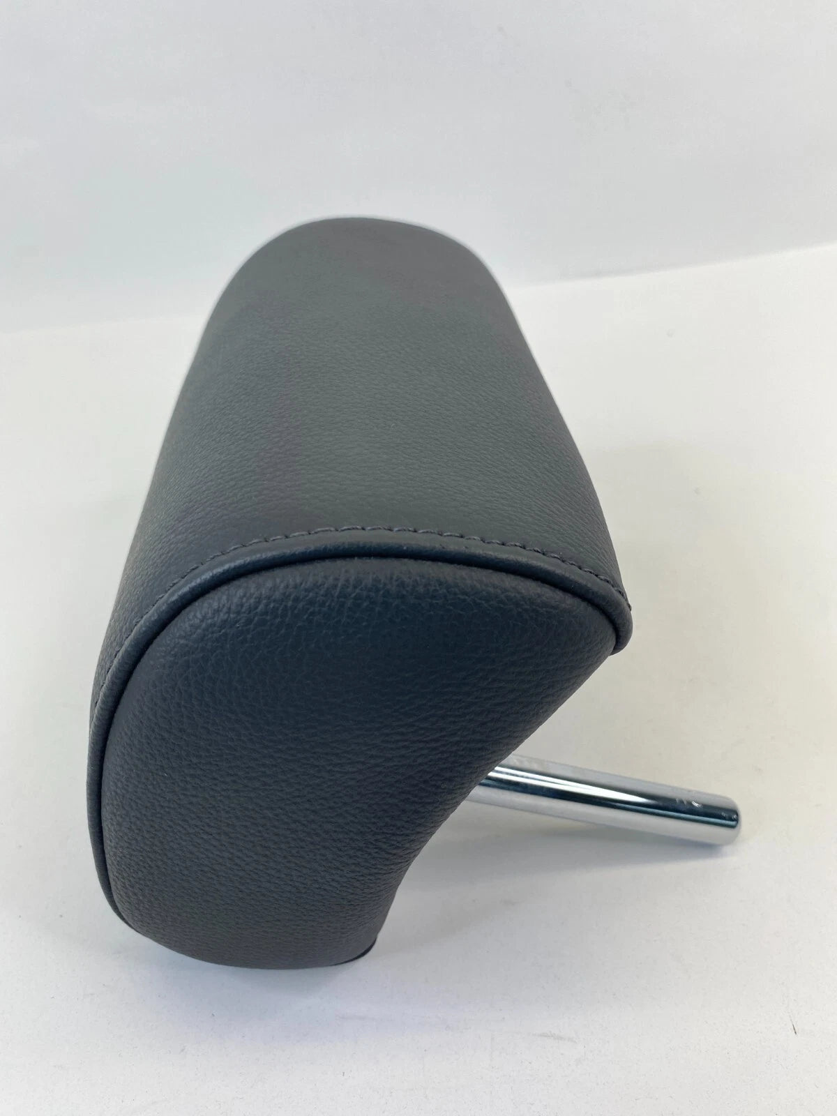 2005-2007 AUDI A6 QUATTRO REAR CENTER RIGHT PASSENGER SEAT HEADREST HEAD REST