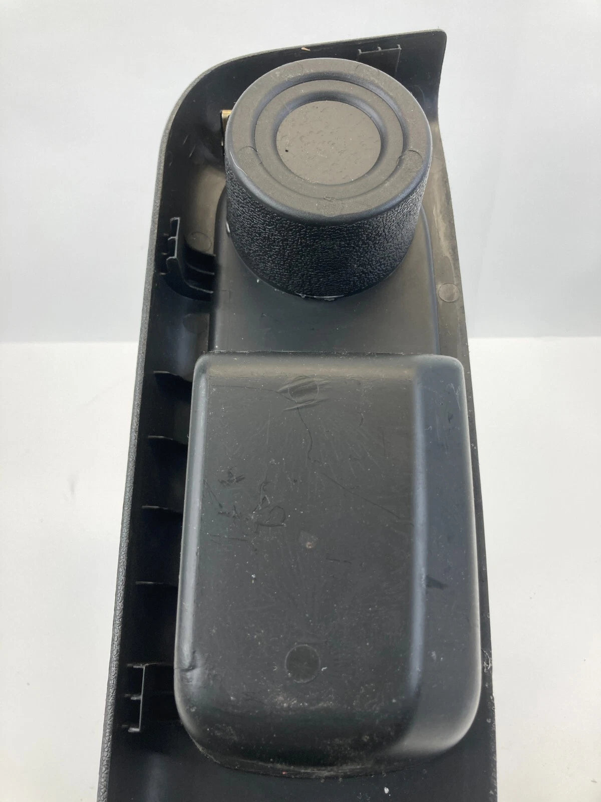 09-17 CHEVROLET TRAVERSE REAR LEFT SIDE 3RD THIRD ROW ARM REST W/ CUP HOLDER OEM