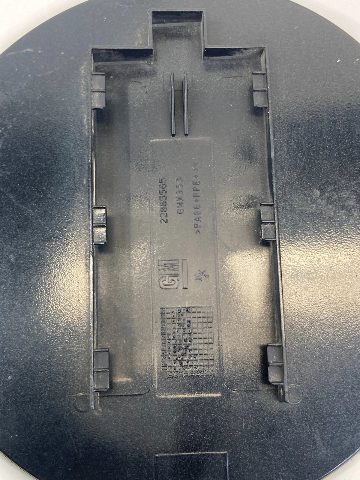 2010-2016 BUICK LACROSSE FUEL FILLER DOOR GAS LID COVER 22865565 OEM