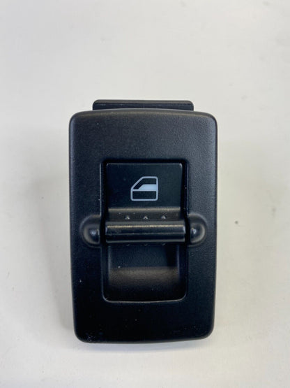 1998-2007 Volkswagen Beetle Front Right Side Door Power Window Control Switch