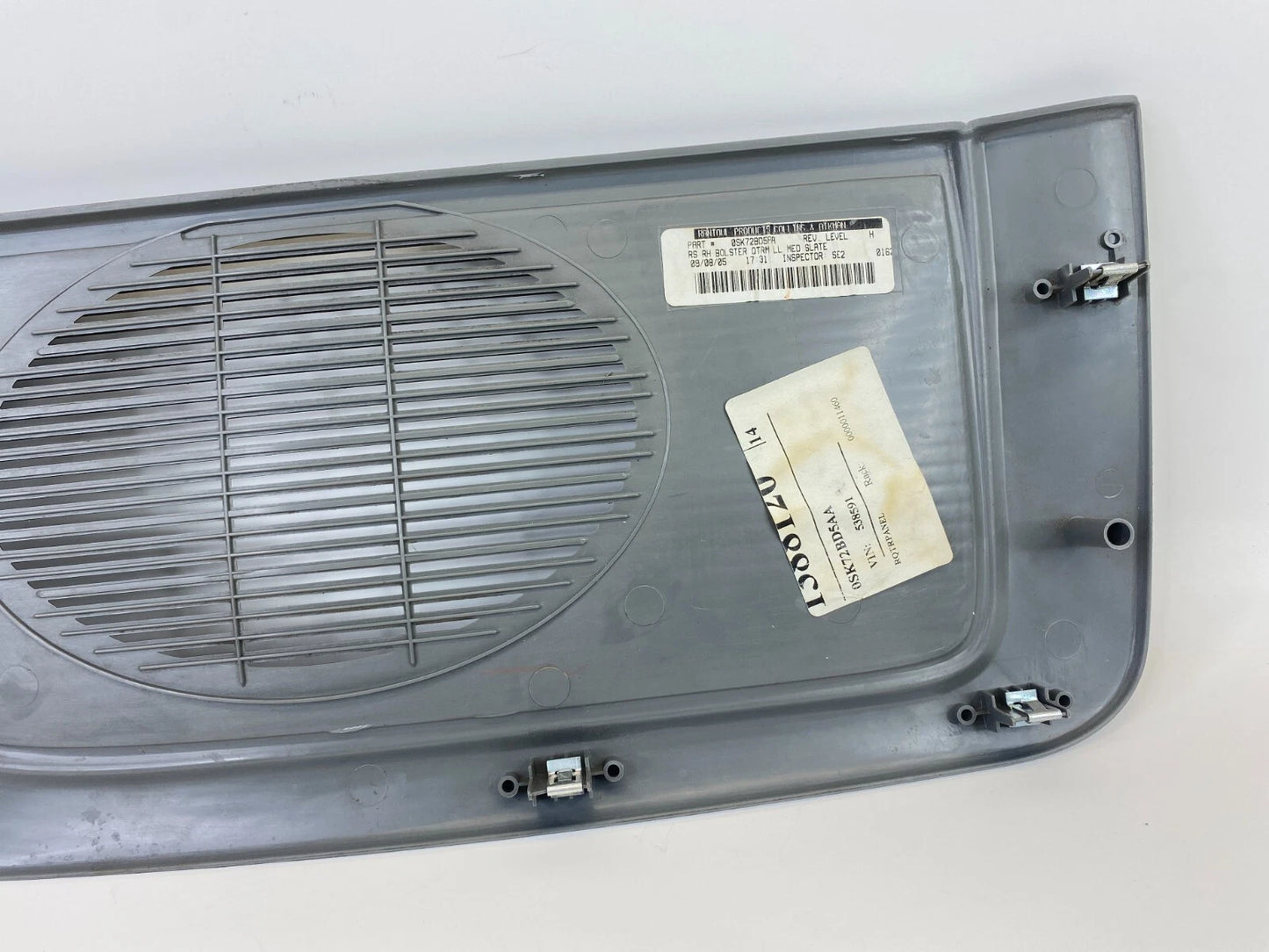 01-07 CHRYSLER TOWN & COUNTRY QUARTER PANEL RIGHT SIDE SPEAKER TRIM 0SK71TRMAA