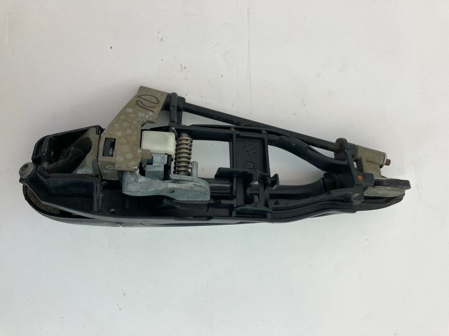 2001-2005 BMW 325i 325xi Rear Left Side Exterior Door Handle Assy 51218253453