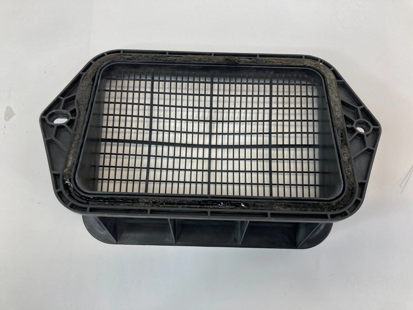 2009-2017 VOLKSWAGEN TIGUAN CABIN AIR INTAKE DUCT SCREEN GRILLE GRILL COVER OEM