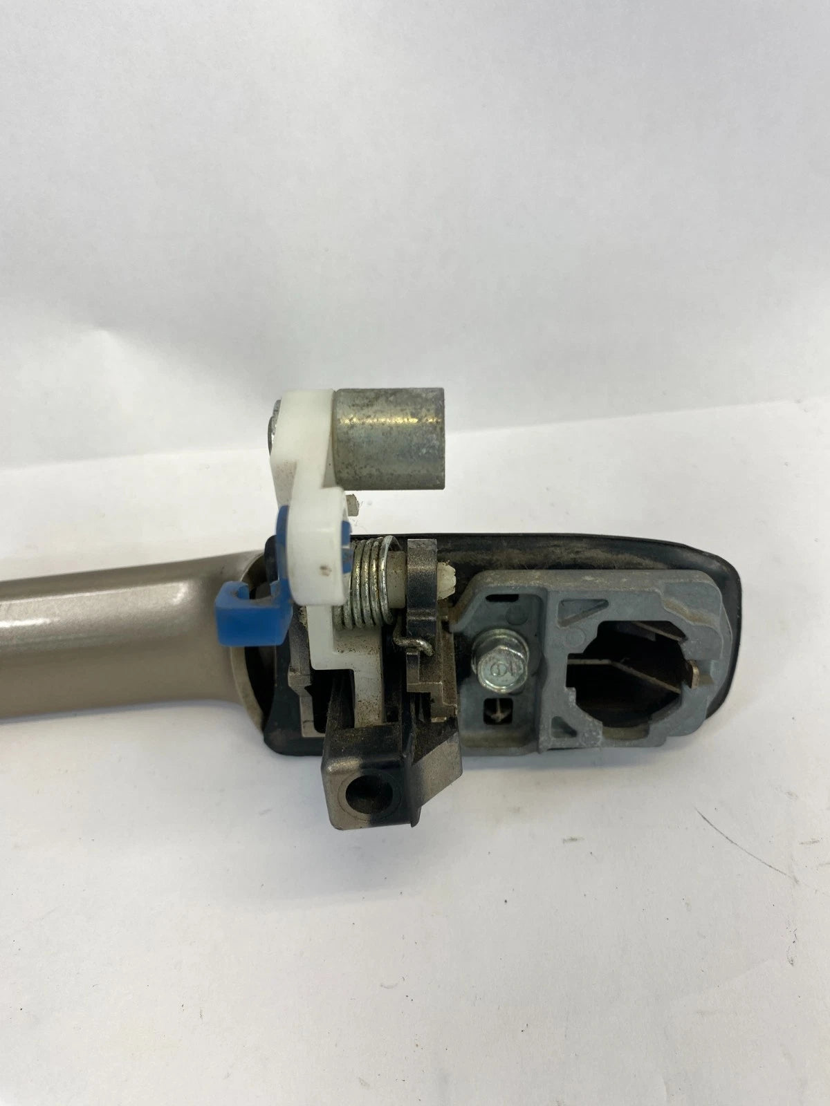 2006-2008 HONDA PILOT FRONT RIGHT SIDE OUTER EXTERIOR DOOR HANDLE ASSY OEM