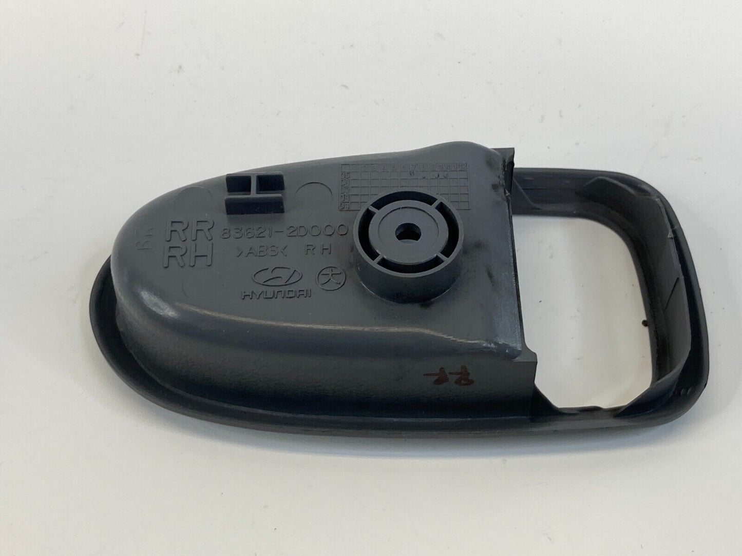 01-06 Hyundai Elantra Rear Right Passenger Door Handle Bezel Cover 83621-2D000