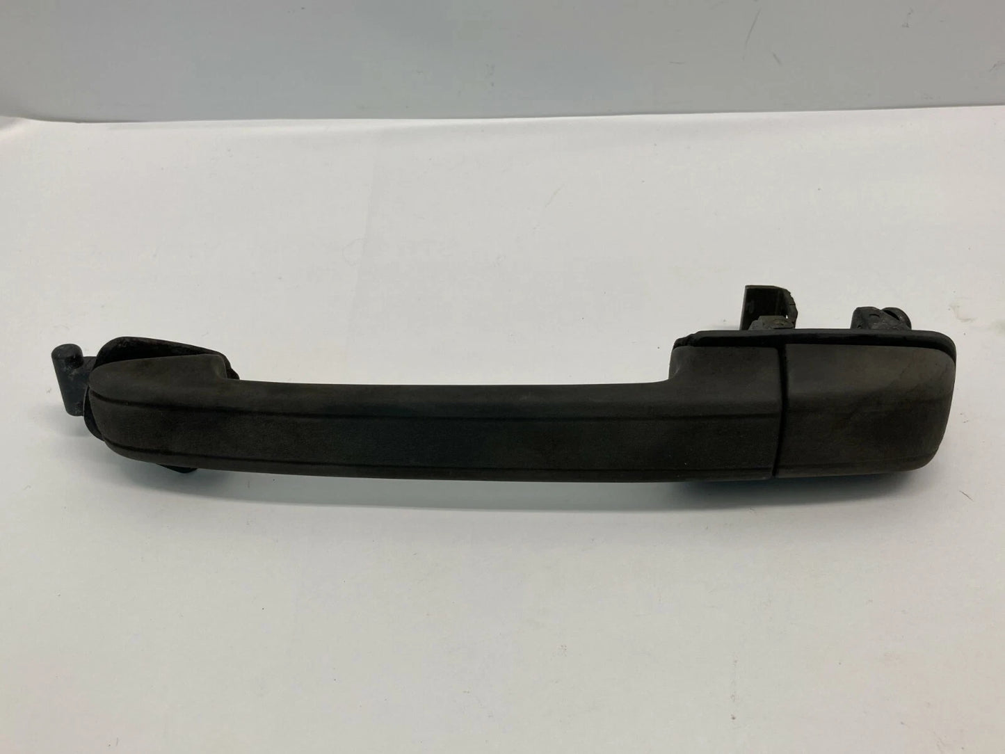 93 94 95 96 97 VOLVO 850 REAR LEFT SIDE EXTERIOR OUTER DOOR HANDLE ASSEMBLY OEM