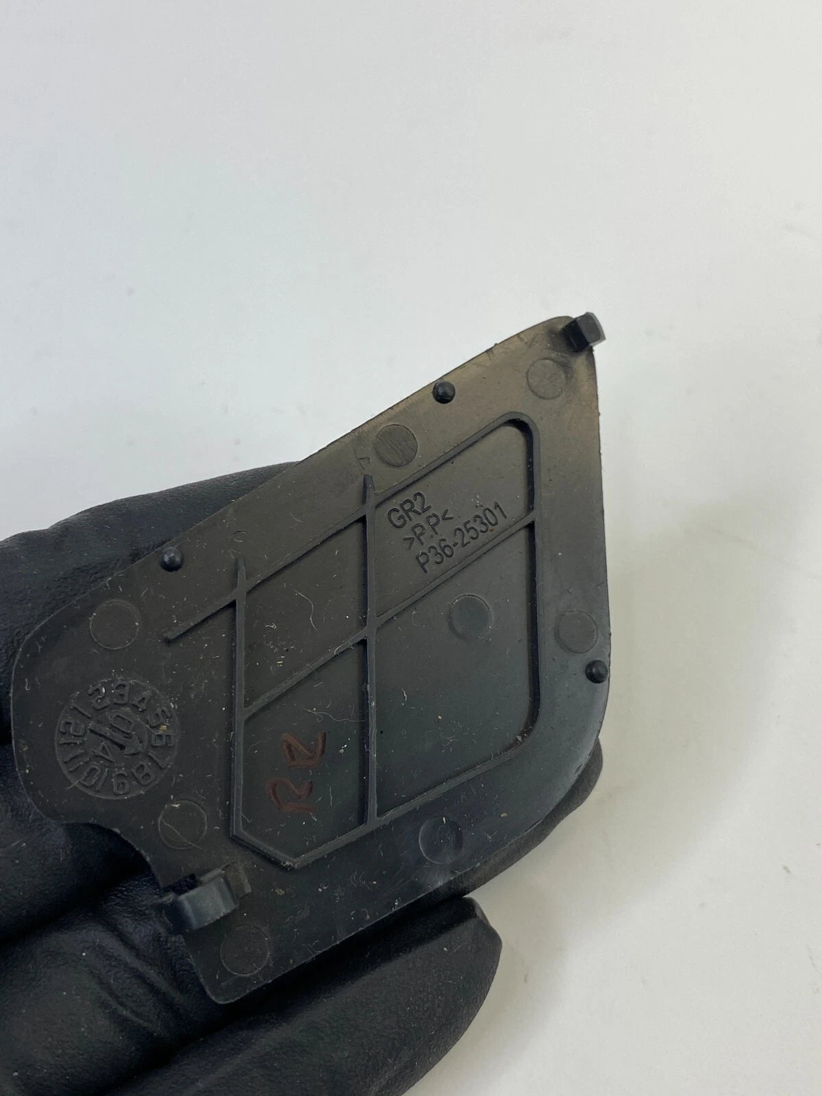 04-08 ACURA TL REAR RIGHT SIDE DOOR INTERIOR HANDLE SCREW COVER CAP P3625301