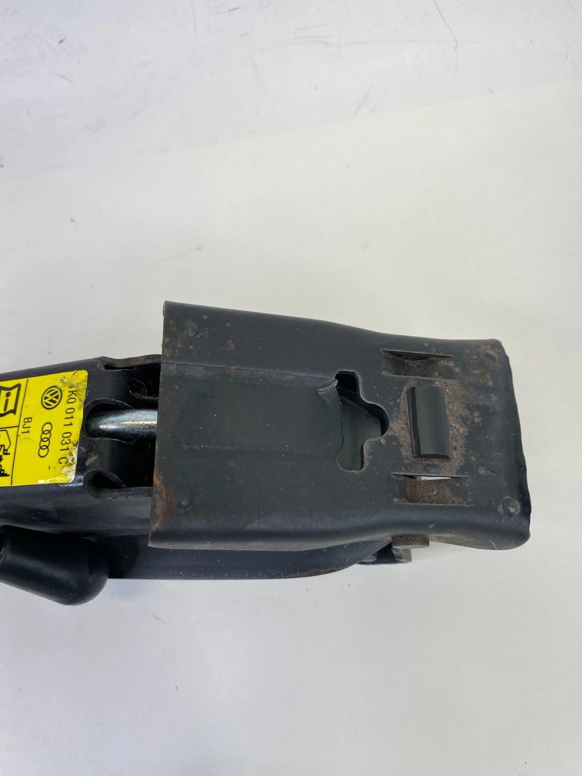 2005-2014 VOLKSWAGEN JETTA EMERGENCY TRUNK LIFT JACK WITH HANDLE 1K0011031C OEM
