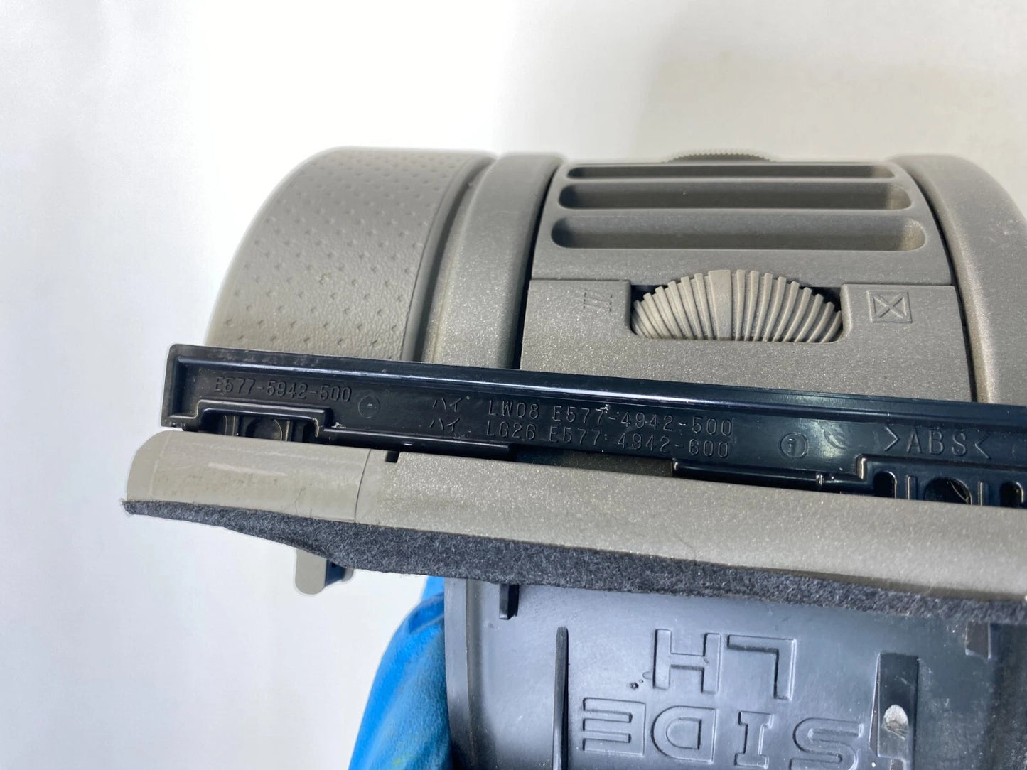 03 04 INFINITI G35 LEFT SIDE DASH AC AIR VENT GRILLE DUCT OUTLET E577-5112-500