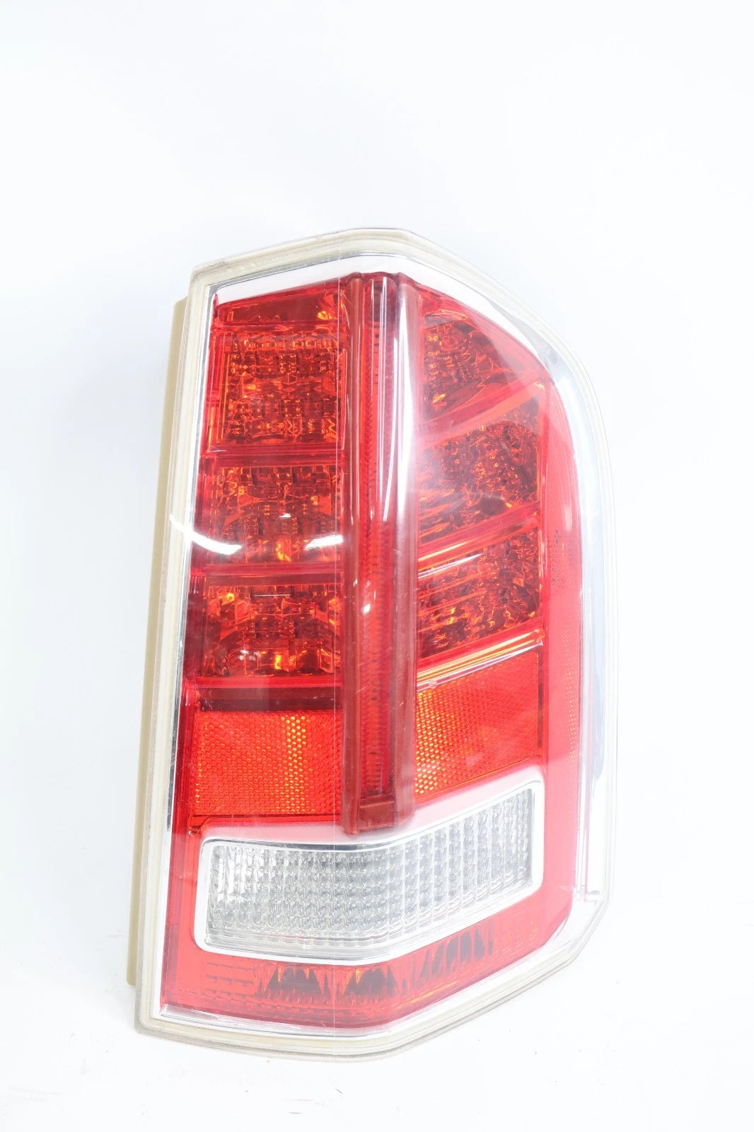 2011-2014 CHRYSLER 300 REAR RIGHT PASSENGER TAILLIGHT TAIL LAMP LED 68042170AE