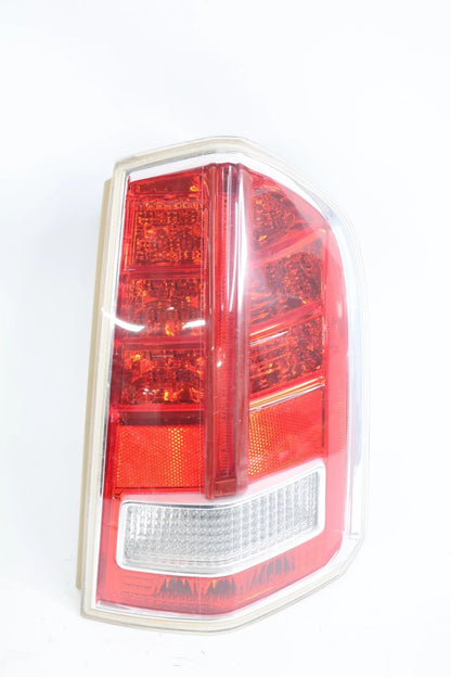 2011-2014 CHRYSLER 300 REAR RIGHT PASSENGER TAILLIGHT TAIL LAMP LED 68042170AE