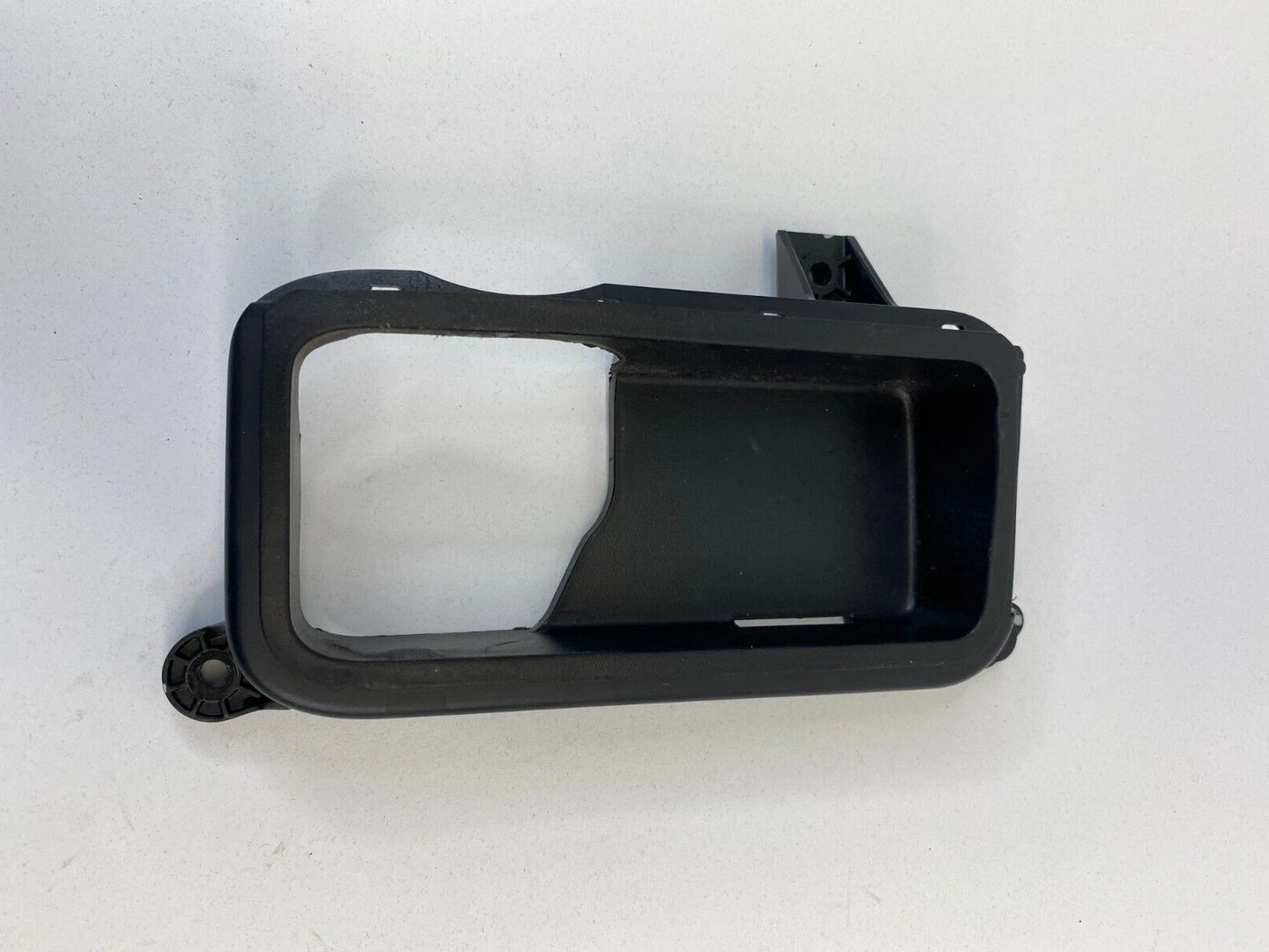2011-2015 LINCOLN MKX 11-14 EDGE REAR RIGHT INNER BRACKET DOOR HANDLE TRIM OEM