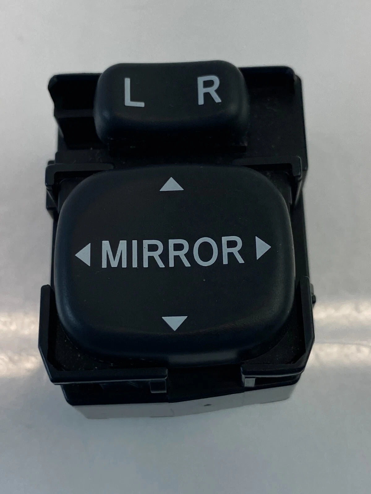 2001-2007 TOYOTA HIGHLANDER POWER MIRROR DOOR SIDE OUTSIDE CONTROL SWITCH OEM