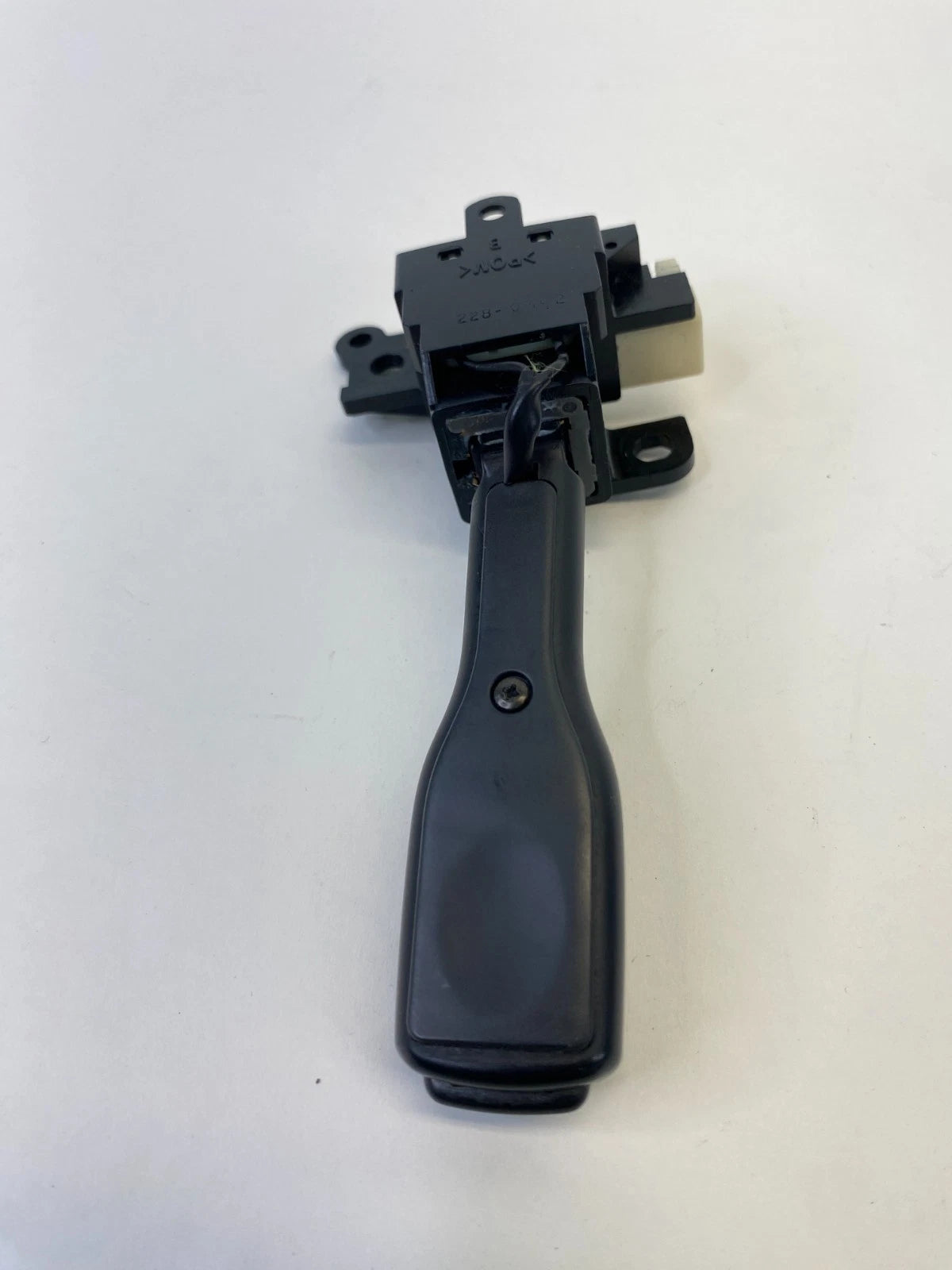 04-13 TOYOTA SIENNA STEERING WHEEL SET/RESUME CRUISE CONTROL SWITCH 18A227 OEM