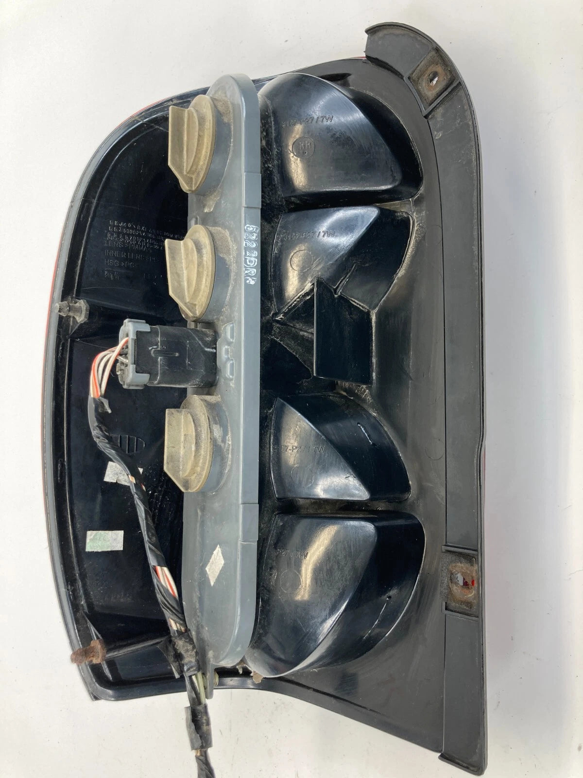 05-07 JEEP LIBERTY REAR RIGHT PASSENGER TAIL LIGHT TAILLIGHT LAMP 55157062 OEM