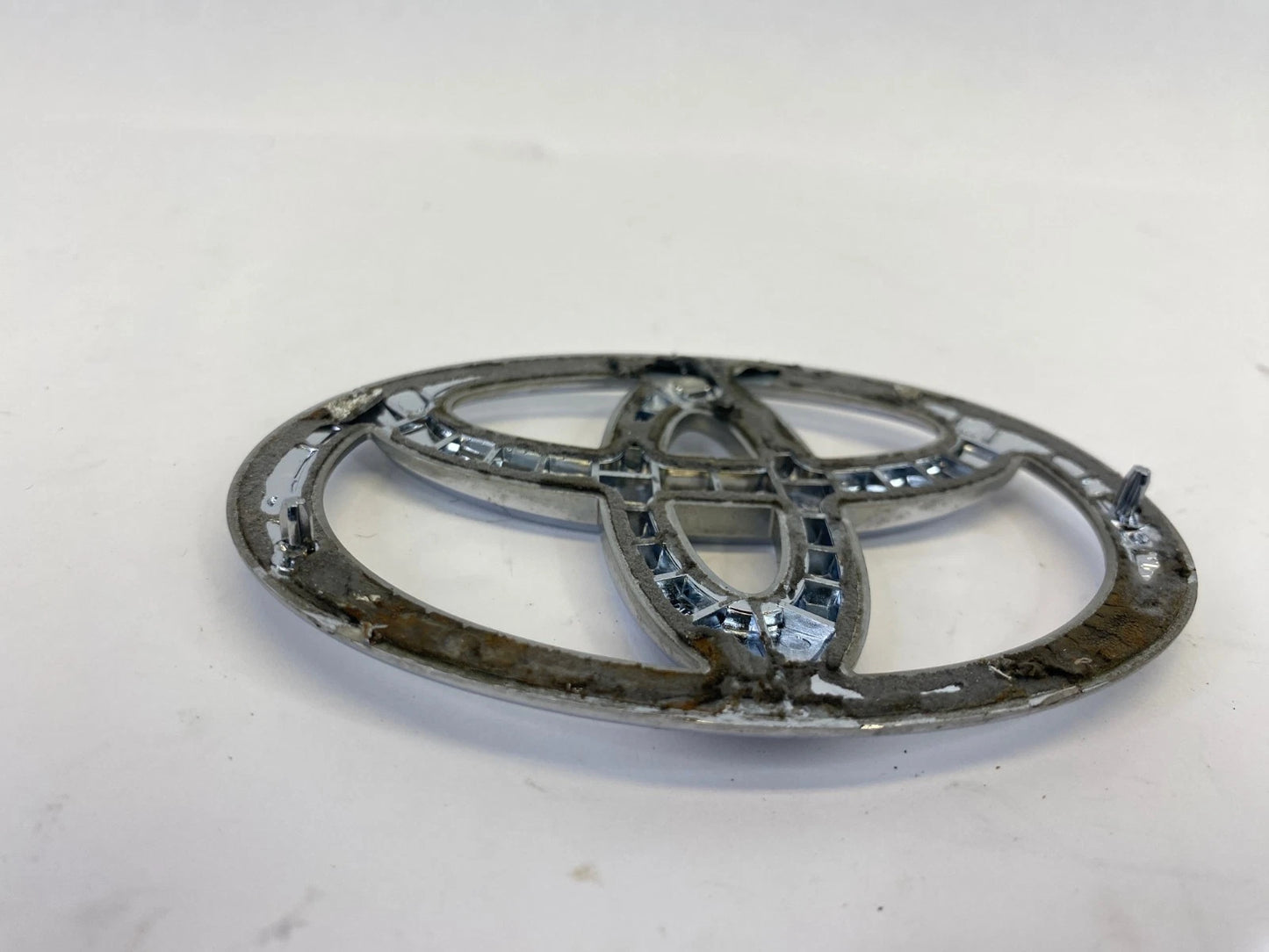 2011-2019 TOYOTA COROLLA FRONT BUMPER GRILLE EMBLEM BADGE SYMBOL OEM 90975-A2003