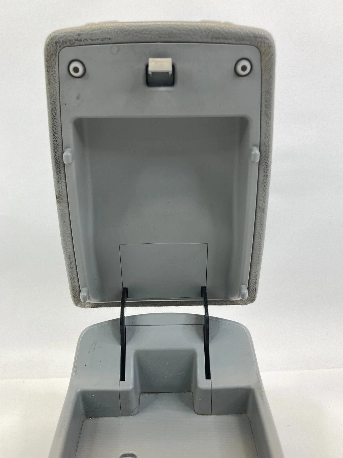 2004-2009 KIA SPECTRA CENTER CONSOLE ARMREST LID STORAGE COVER ASSEMBLY OEM