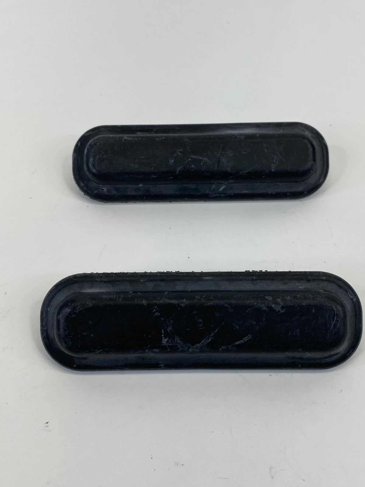 2008-2012 CHEVROLET MALIBU REAR TRUNK LID BUMPER STOPPER SET PAIR 15877980